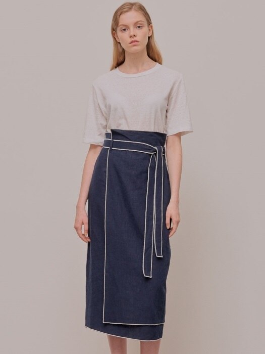 Line Color Skirt_Navy