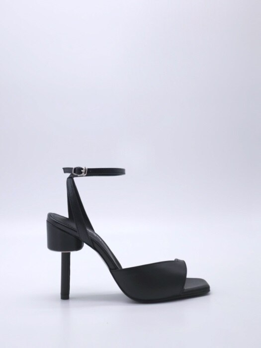ASYMMETRY ANKLE STRAP 100 SANDALS IN BLACK LEATHER