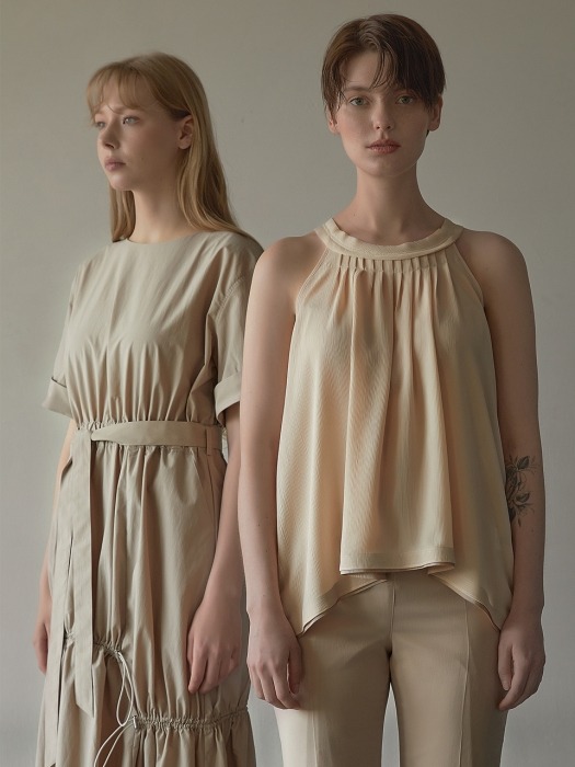 PLEATED SLEEVELESS BLOUSE - LIGHT BEIGE