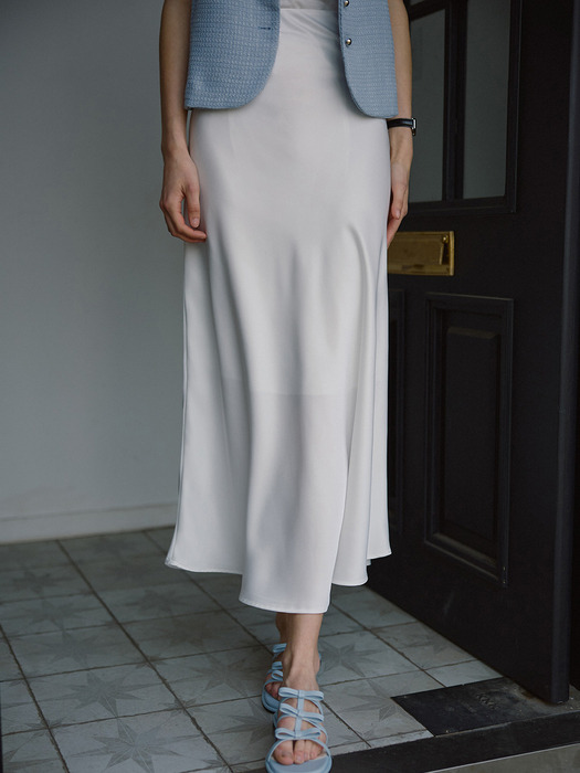 Satin Flare Long Skirt [White]