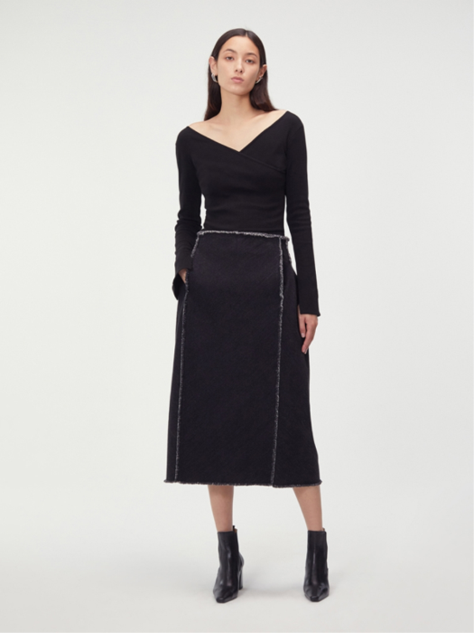 FRAYED HEM PLEATS SKIRT (BLACK)