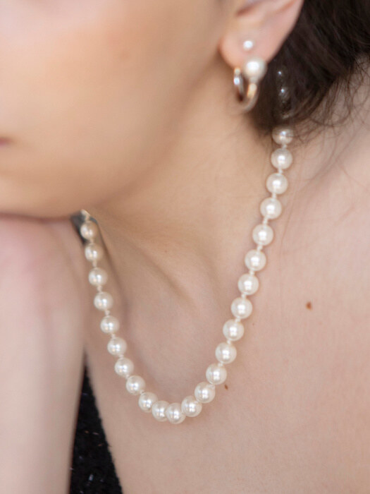 classic pearl necklace
