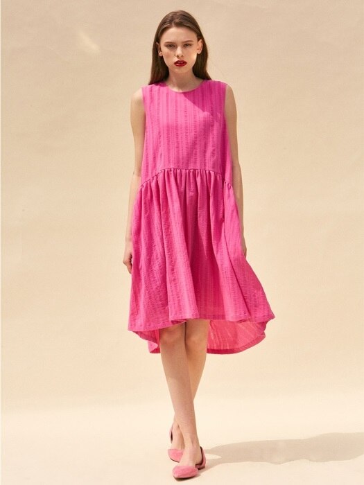 EASY FIT SLEEVELESS DRESS. HOT PINK