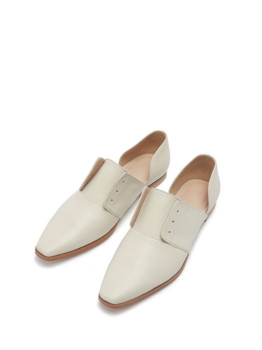 towpice loafer ivory