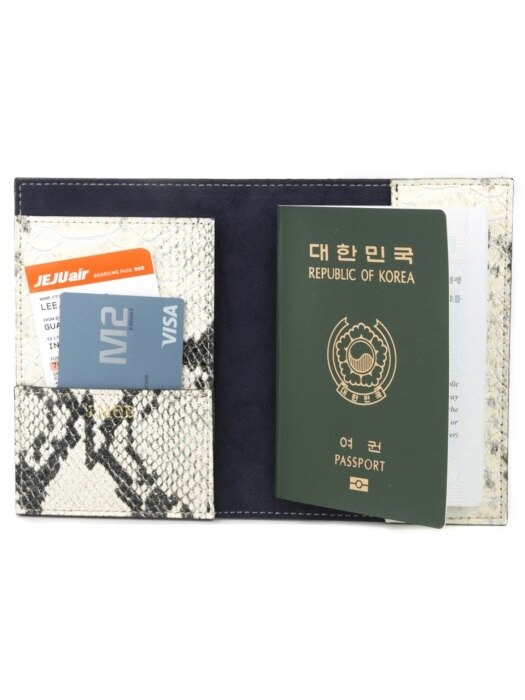 Passport Cover_Python white