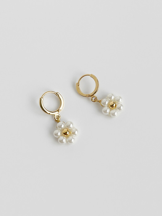 pearl daisy earrings 小