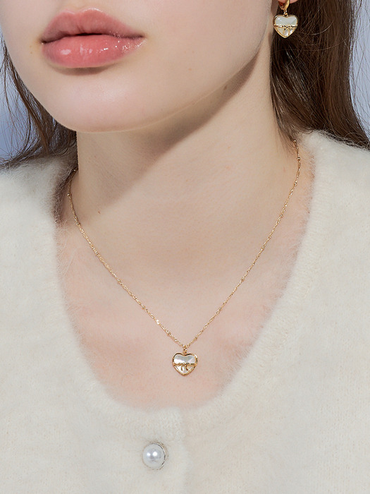 holiday heart necklace