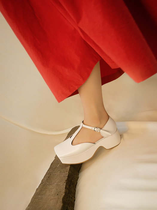 Squared toe T-strap mary jane platforms | White