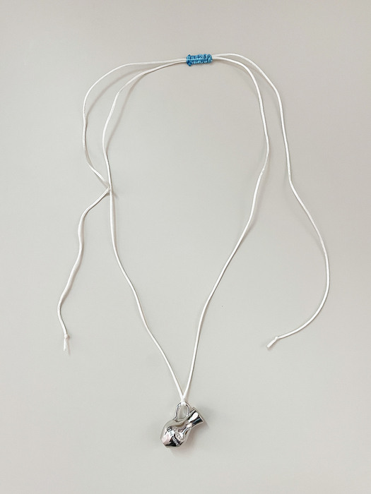 Handles vase string necklace (Silver)