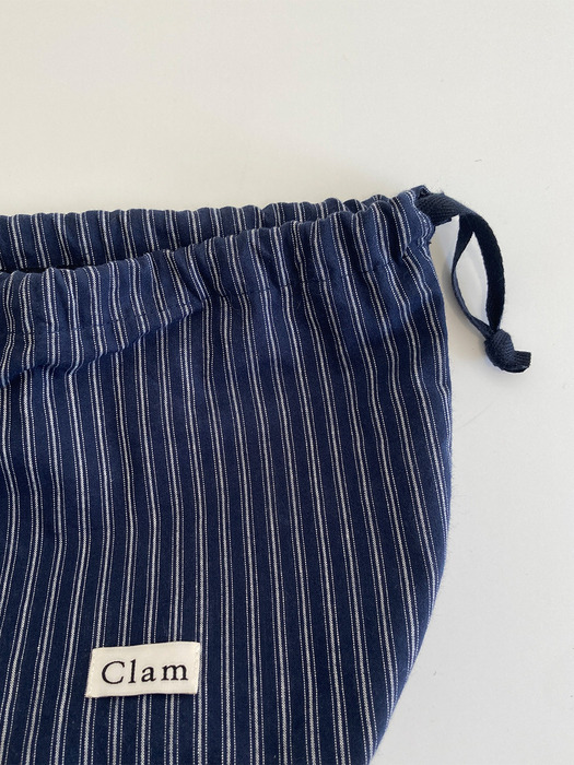 Clam string pouch _ Navy stripe