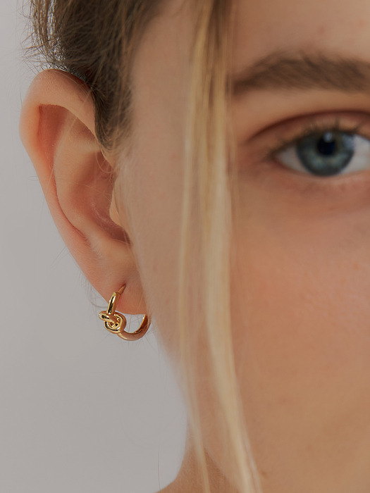 knot one-touch earring