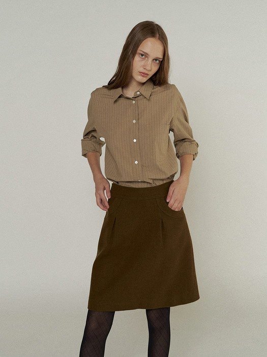 Half-Moon Pocket Skirt in Khaki Brown