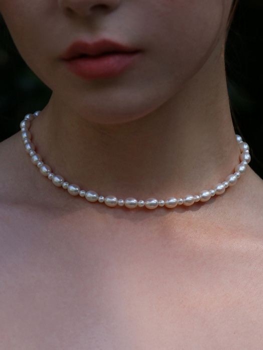 oval pearl necklace