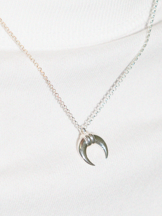MOON LIGHT NECKLACE