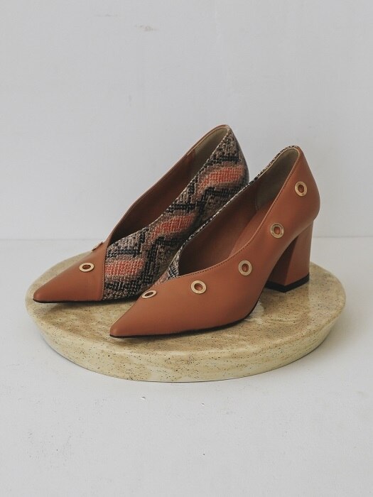 LWF18-7-2 Gold-ring High-heel_Caramel