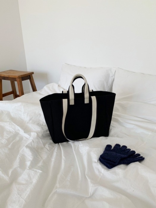 Two-tone strap bag (black)