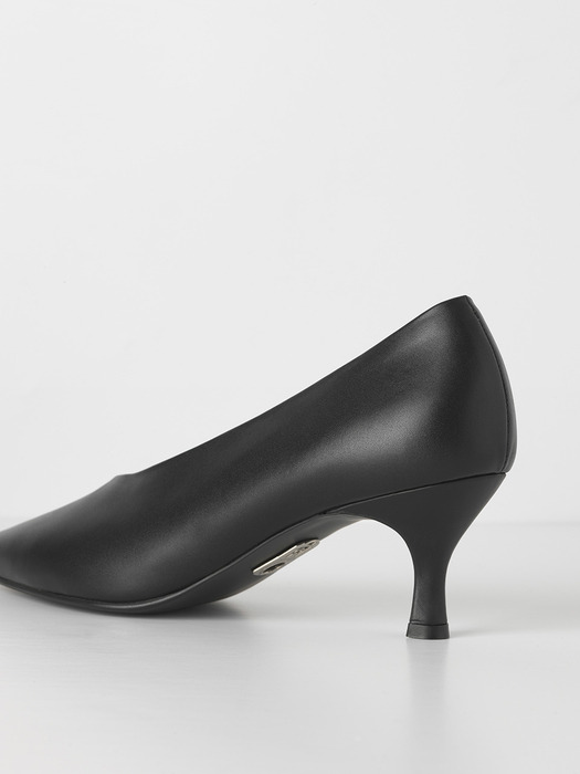 Line pumps heel (black)