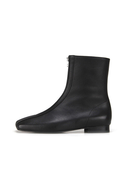 Squared toe front zip flat boots | Black
