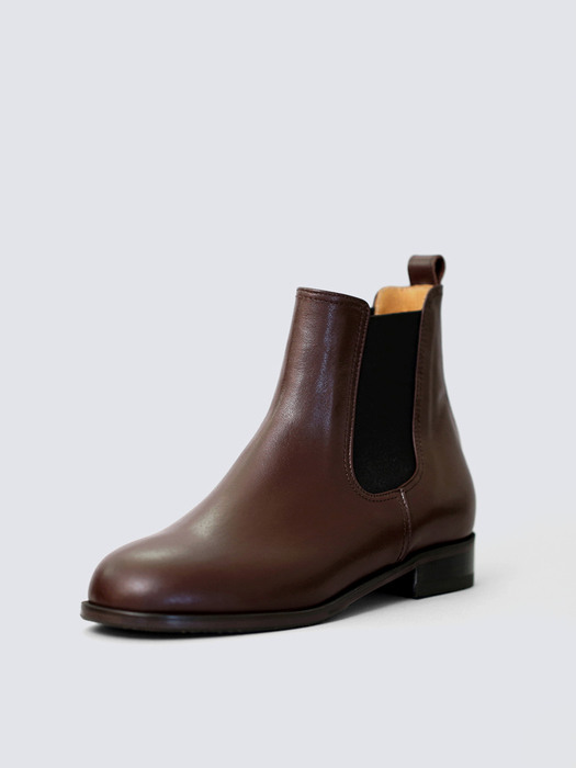 Chelsea Ankle Boots . Brown (W/ Vibram)