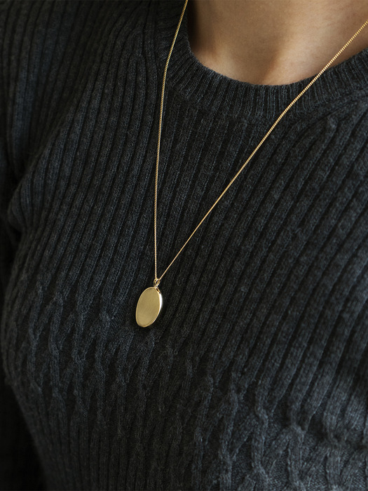 OVAL CURVED NECKLACE