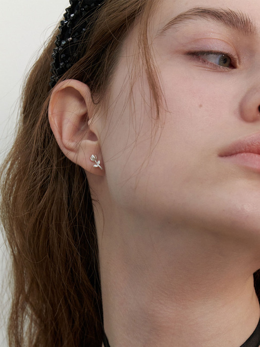 [Silver] Pearl Flower Earrings (L241MER080)