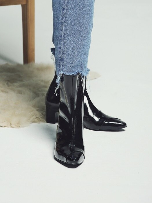 Rora Black patent boots 로라블랙 페이던트부츠