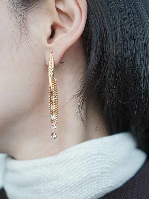 winter leaf drop earrings