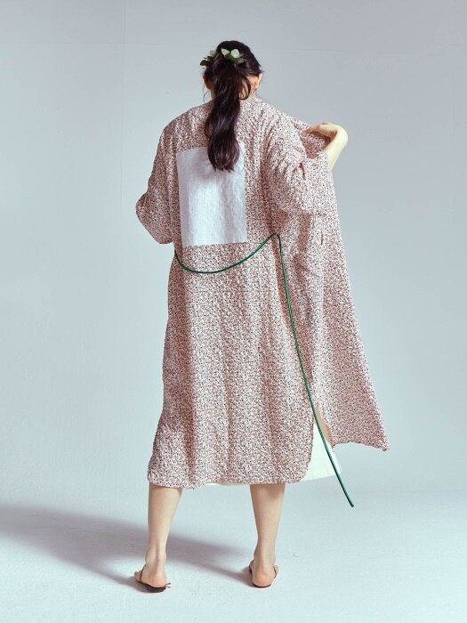 LONG ROBE WITH SMALL FLOWER
