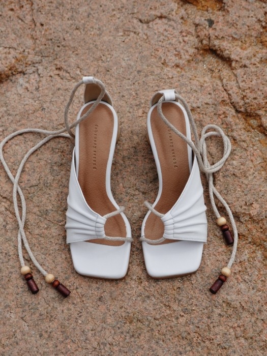Wood ball ankle strap White