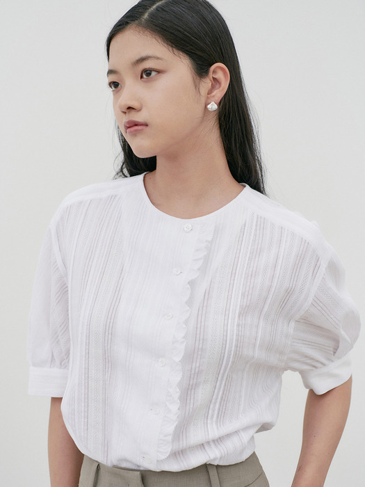 Summer lace pin-tuck blouse [WH]