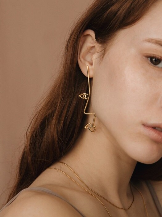 delicatism linear face earrings