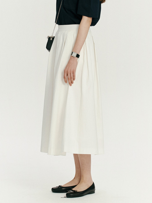 Tuck flare skirt - White