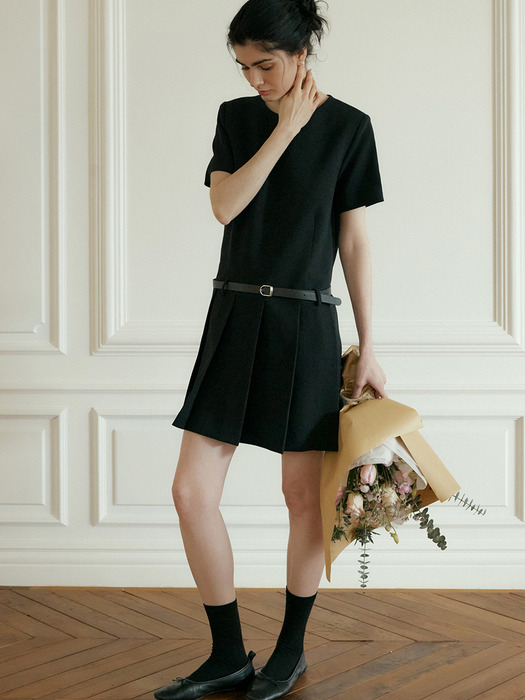 comos 1081 low pleats little dress (black)
