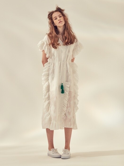 OVERSIZED RUFFLE DRESS_WHITE/GREY