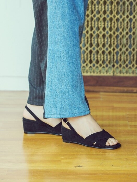  black x-strap wedge heel comfortable sandle 