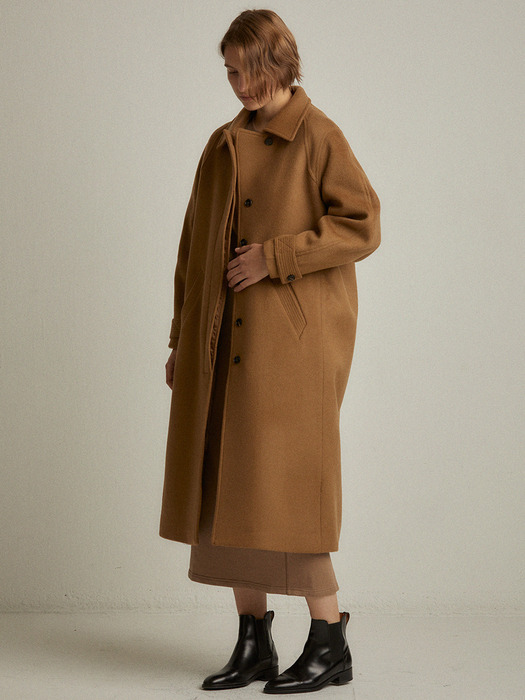 Round shoulder long coat (brown)