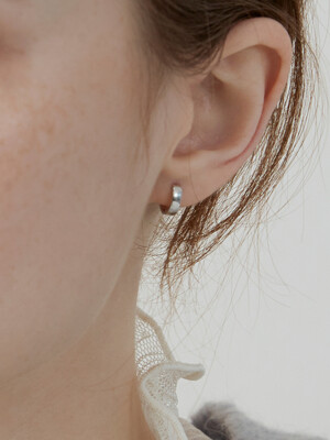 Minimal Hoop Earring, Suji(S)