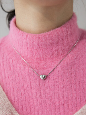 Silky chain with heart beam surgical necklace