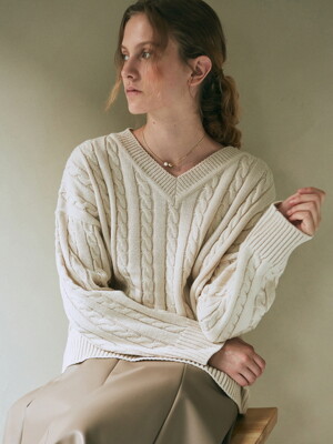 CABLE V-NECK SWEATER_BEIGE