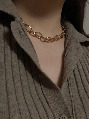 Loop Chain necklace