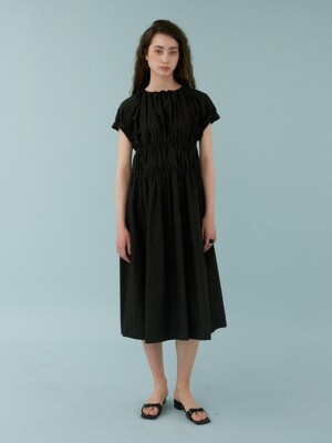 Wave Shirring Cotton Dress [Black]