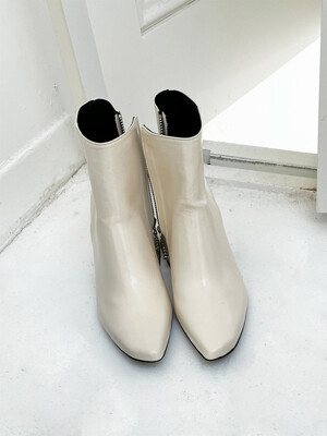 Y.12 Jane Ankle Boots / Y.12-B01 / MILK