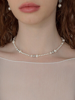 Spring waltz pearl surgical necklace