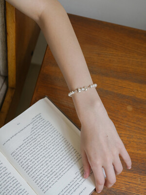 [단독] Present Pearl Bracelets
