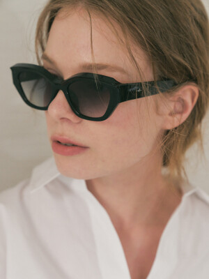 Hydra Black Frame Sunglasses_3 Color