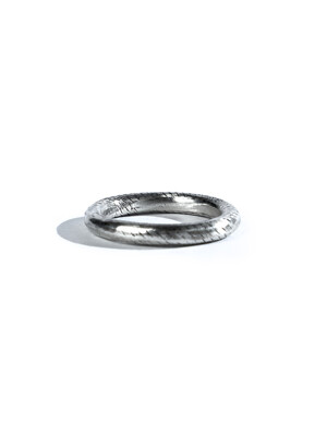 SEWN SWEN SILVER SCRATCH THICK LINE RING