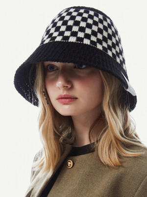 CHESSBOARD BLACK BUCKET HAT