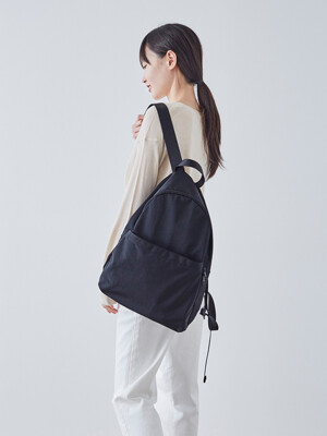 BLACK POCKETABLE DAYPACK