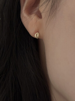 14k Leaf earrings
