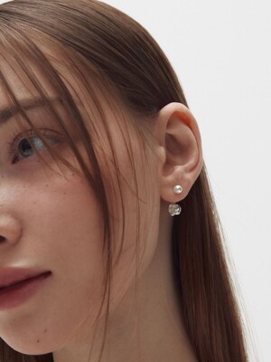 Petit rose pearl earrings (2 colors)